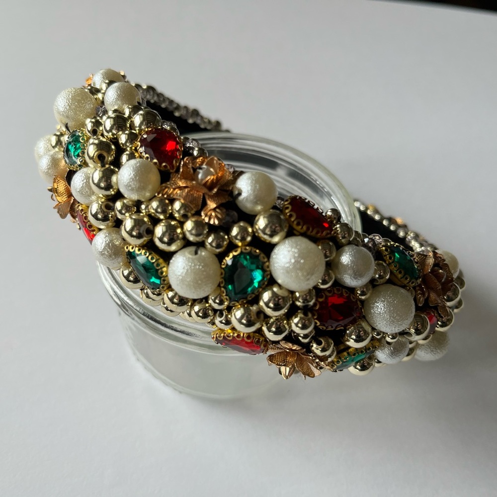 Baroque pearl jeweled headband